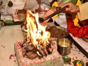 हवनामध्ये नारळ का जाळला जातो?