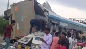 राजस्थान आणि तेलंगणात दोन भीषण अपघात