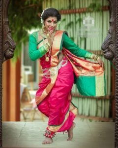 लावणीच्या (lavani) नावाखाली काय चाललंय?