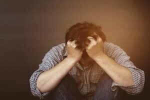ताण, चिंता आणि नैराश्याची लक्षणे कोणती?